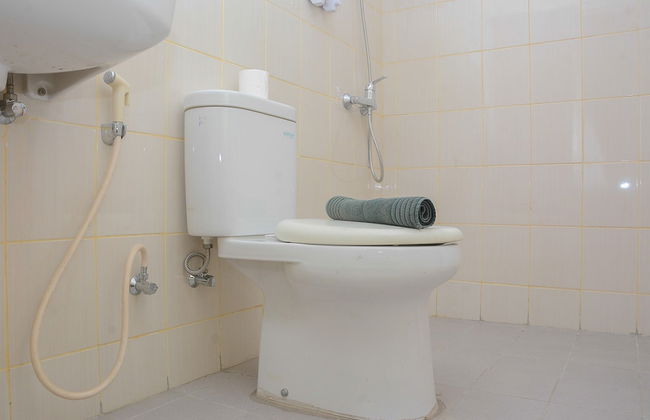 Comfy and Minimalist Studio at Amethyst Apartment - Photo 11