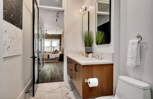 Downtown loft w parking & rooftop Apt 102 - Foto 15