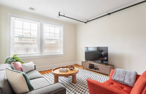 Fun & Funky 2BR in Downtown Princeton - Photo 11