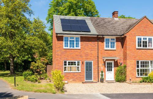 2 bed house close to Town Centre - Photo 7