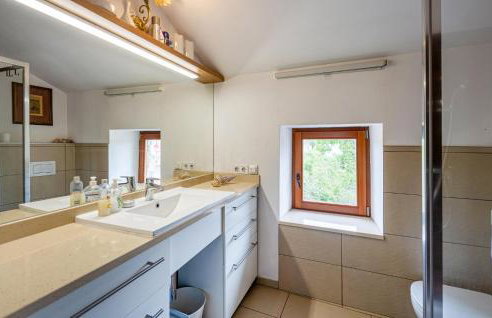 2 Bedroom Cozy Apartment In Porec - Foto 22