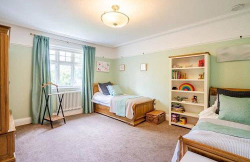 Luxury 8 bedroom home with leisure wing - Foto 16