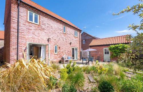 Samphire House - Photo 2