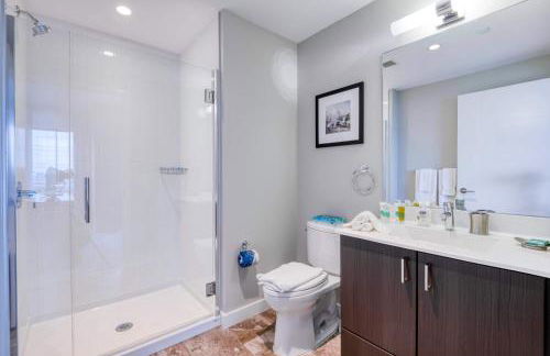 Luxury Apt with Balcony In Seaport - Foto 31