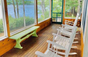 FL Quintessential LAKE HOUSE close to Bretton Woods Santas Village and Forest Lake State Park - Foto 1