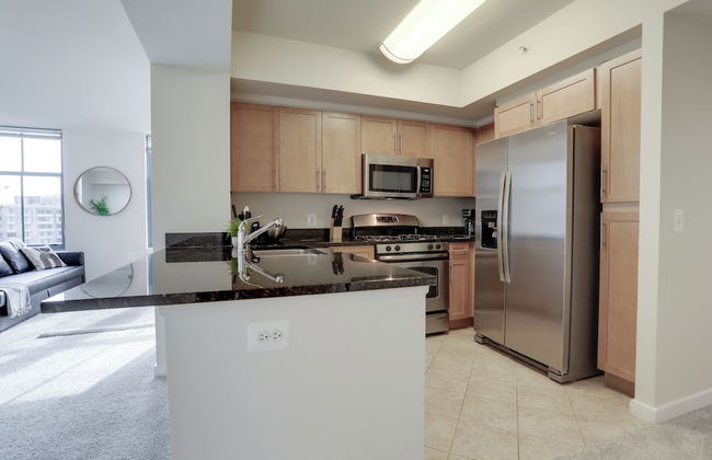 Walkable Alexandria Apts - Photo 56