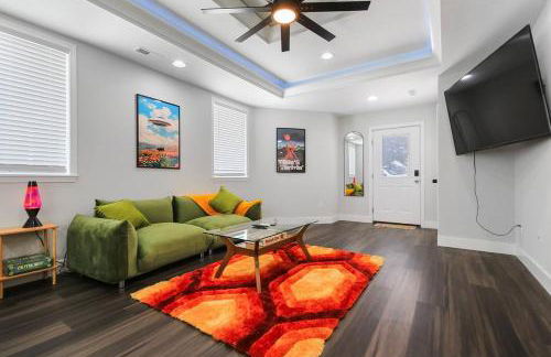 Groovy Getaway king suites, sleeps 8, dogs ok - Foto 8