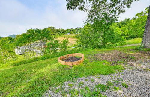 6 Mi to Lake Liberty Pet-Friendly Home with Yard - Foto 26