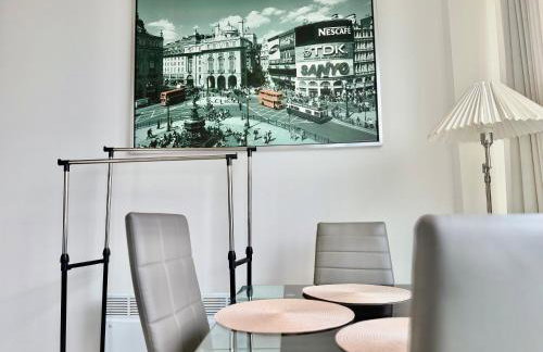 STUNNING!!! City-Center!! Retreat with Modern Amenities - Foto 24