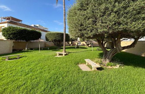 2 Bedroom Stunning Home In Torrevieja - Foto 8