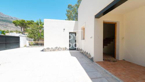 Villa Tutti sur Mer - authentic boho style - private pool - mountain views - by Oyoostays - Foto 5