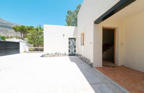 Villa Tutti sur Mer - authentic boho style - private pool - mountain views - by Oyoostays - Foto 5