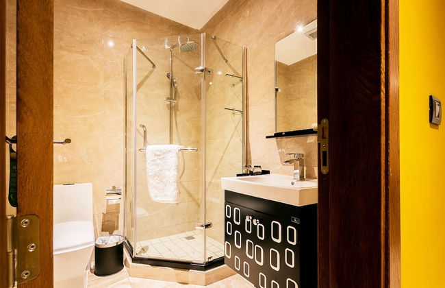 Oak Plaza Suites - Photo 37