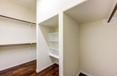 Elegant Retreat at Katy Houston, 2330 sf, 4 Bedroom 2 and Half Baths, Game Room, King Bed, BBQ, Located near Katy Asian Town, Typhoon Waterpark - Foto 25