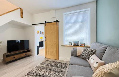 Comfy 4 Bed Home - Port Talbot - Perfect for Contractors & Families - Foto 36