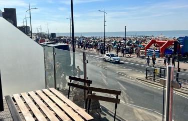 SoHot Stays Sea View Apartments- central location- sleeps 4 - Foto 19