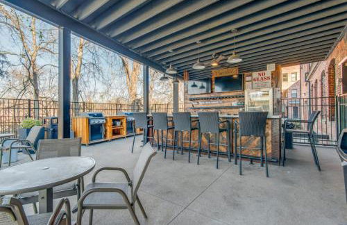 One-Of-A-Kind! Roll Up Garage Door-Pool, Speakeasy - Foto 21