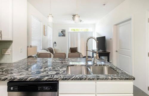 Landing Stylish 2BD Gym Clubhouse - Photo 15