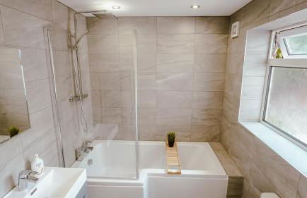 Charming 3 Bedroom Townhouse - Centrally Located - Foto 3