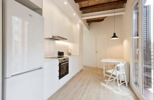Modern and bright apartment well located in Gracia - Photo 3