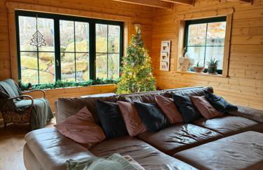 Blockbohlen HolzHaus mit Sauna, Outdoor Jacuzzi und BadeTeich - Foto 67