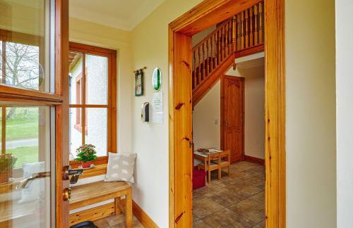 Holly House - Photo 4