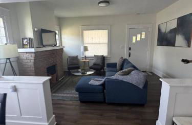 Downtown Location W Patio plus Washer and Dryer - Foto 7