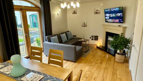 3 Castle Hume Court Holiday House - Photo 1