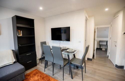 Cozy 2 Bed Flat in Town Centre - Foto 4