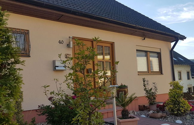 Modern Holiday Apartment With Large Garden Near the River Moselle - Photo 23