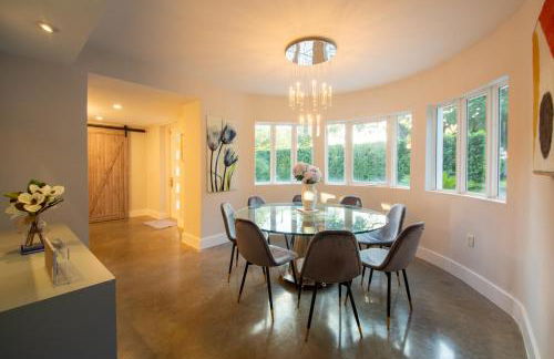 Fascinating Luxe Two-Level Villa BY THE GLAMHOMES - Foto 11