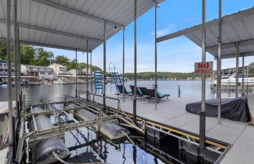 Beautiful Lake Front Home with Private Dock In Lick Branch Cove - Foto 40