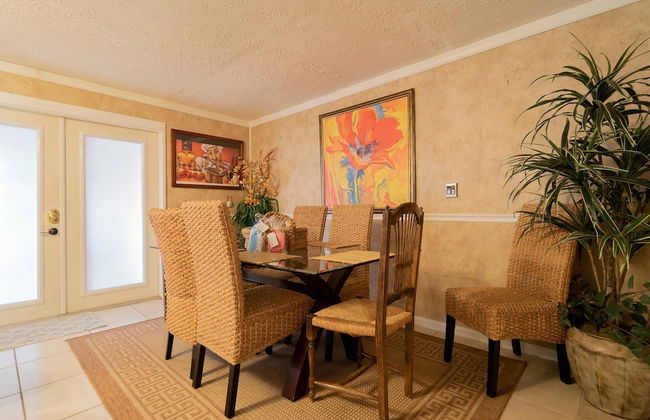 The Secret Garden Home Close to Beach, Shops, Restaurants, Pet Friendly, Close to Lucerne Ave! - Foto 27