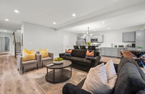 Huge 10BR Family Stay, Sleeps 20 in Bloomfield, CT - Photo 27