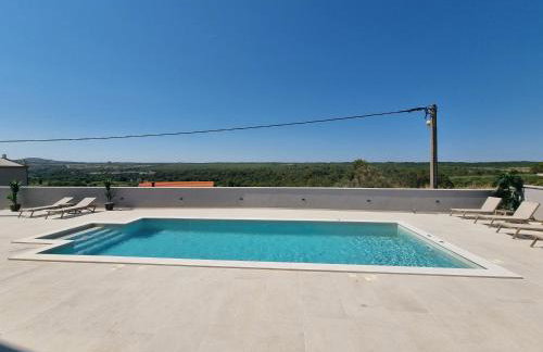 Villa Madison, Spacious Sea View Apartments Near Zadar with heated pool - Photo 75