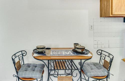 Wooded Couples Retreat with Lanai in Interlachen - Photo 6