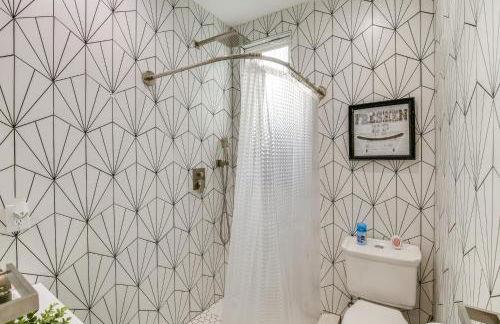 9 Mi to Dodger Stadium! East LA Studio with Patio - Foto 18