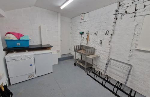 Lewis Gethin House, Newly renovated cottage sleeps 9, close to bike park wales - Photo 9