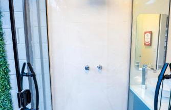 Tiny House com Banheira Privativa, Deck no Jardim com Rede Suspensa sobre o Riacho e Lareira Externa em Meio à Natureza - Photo 12