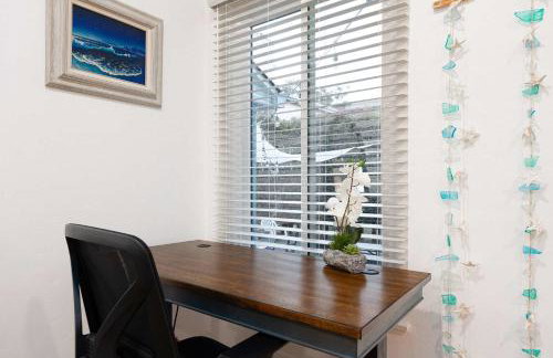 10 Min to the Beach Colorful Home Huge Yard - Foto 32