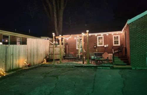 Spacious 5BR Midtown - Near Zoo and Liberty Bowl - Photo 9