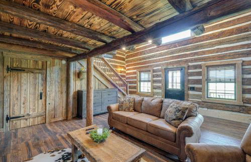 Bedford Cabin with Porch, 5 Mi to Historic District! - Foto 6