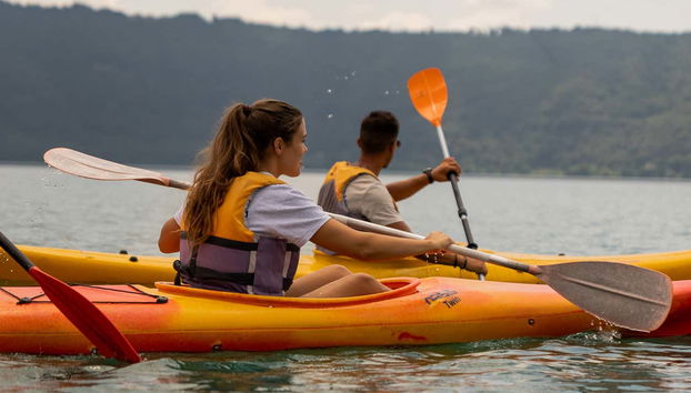 Paddling on Lake Albano