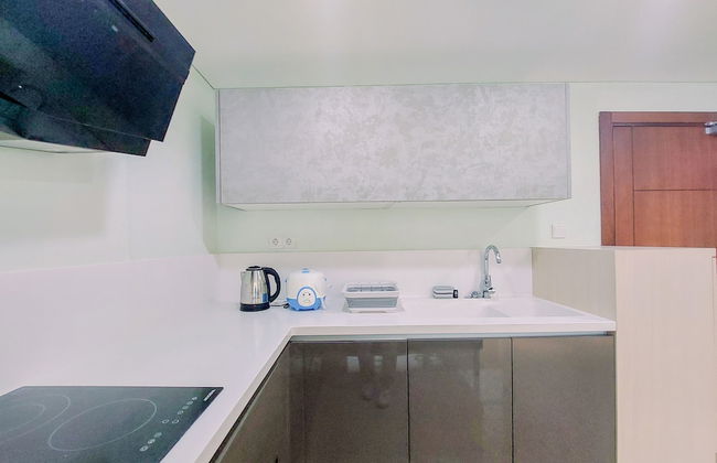 Big Studio Loft Apartment at The Reiz Condominium Medan By Travelio - Foto 7