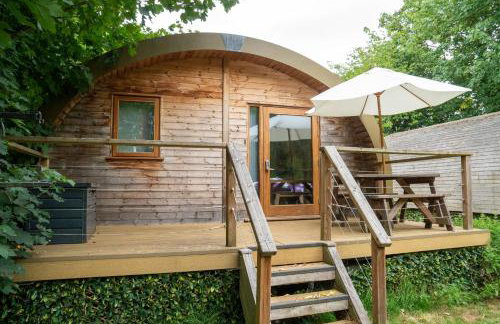 Cosy and eco-friendly cabins next to 16th century pub - Foto 3