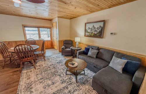 Luxury Waterfront Retreat on Black Lake - Foto 38