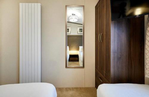 Bramble Lodge with Hot Tub - Foto 27