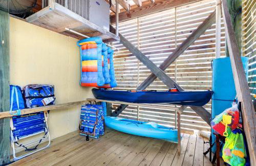 Charming Beachfront Cottage with Dock Slip and Kayaks on Little Gasparilla Island | Placida, FL - Foto 32