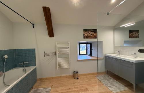 Gîte LE RABIOUZE - 4 épis, 15 pers, 22 couchages - Ancienne Bergerie rénovée, cachet d'origine conservé - Vue magnifique - Label Ecogîte - Foto 46