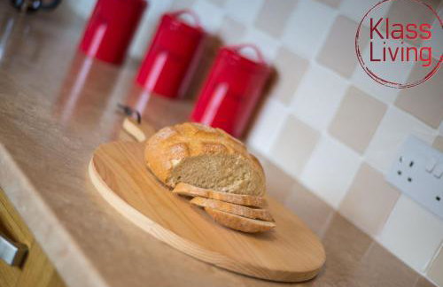 Two Bedroom House by Klass Living Serviced Accommodation Hamilton - Kenmar House With Parking & WiFi - Foto 27